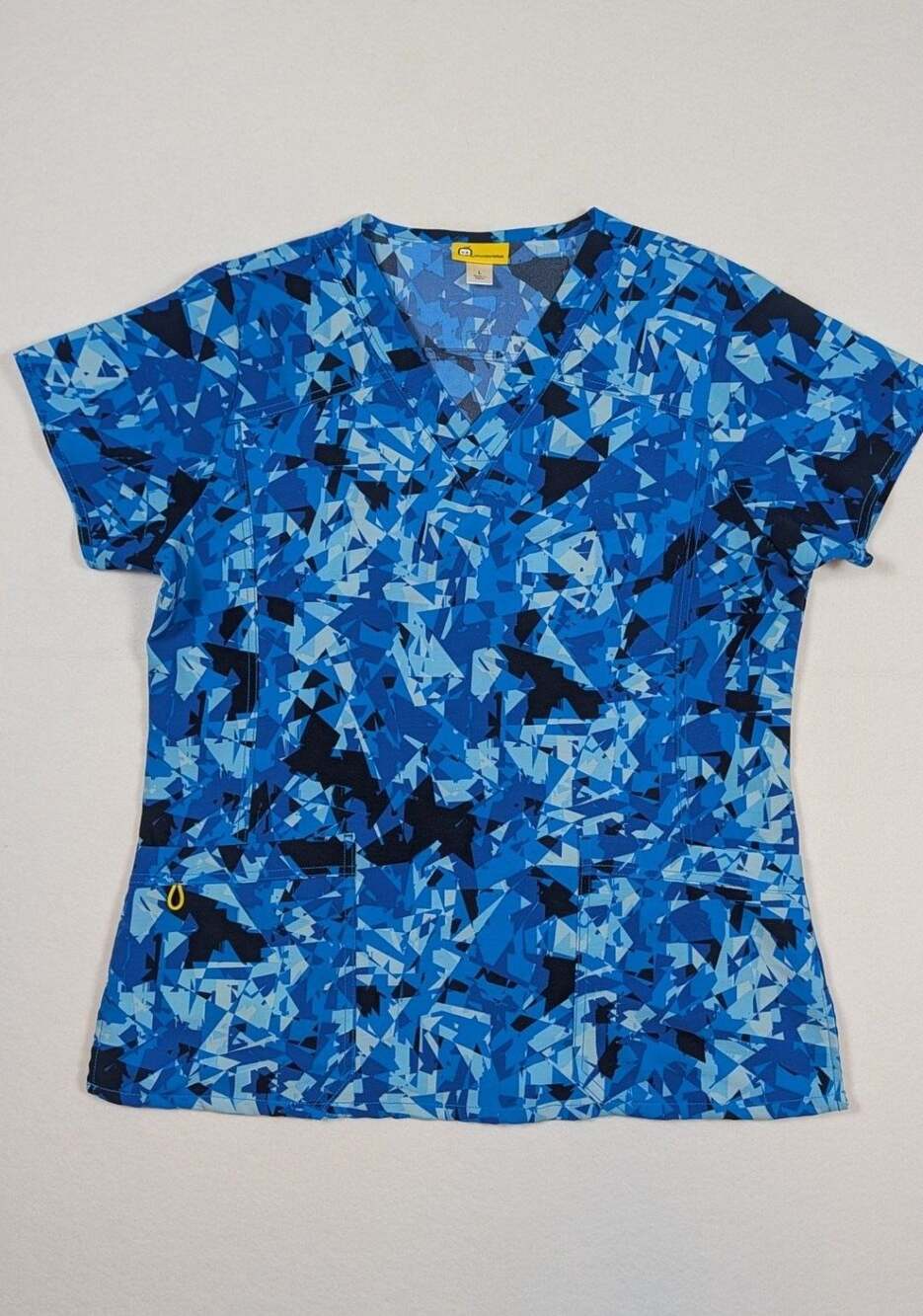 wonderWink Women's V-Neck Geometric Pattern Scrub Top